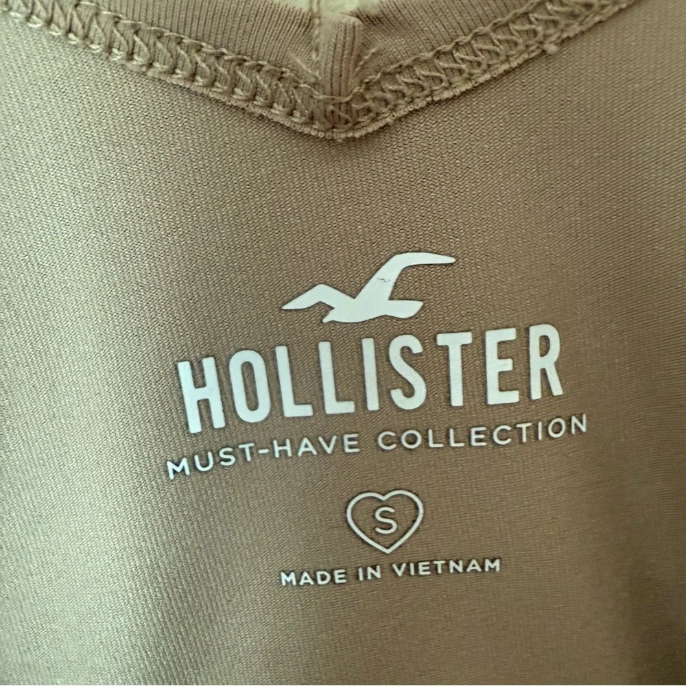 ❇️Hollister Women's Beige Tank Top 2 for $22❇️ - Picture 2 of 3